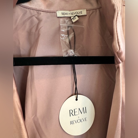 Remi x Revolve Size XS brand new pink blouse - Picture 3 of 4